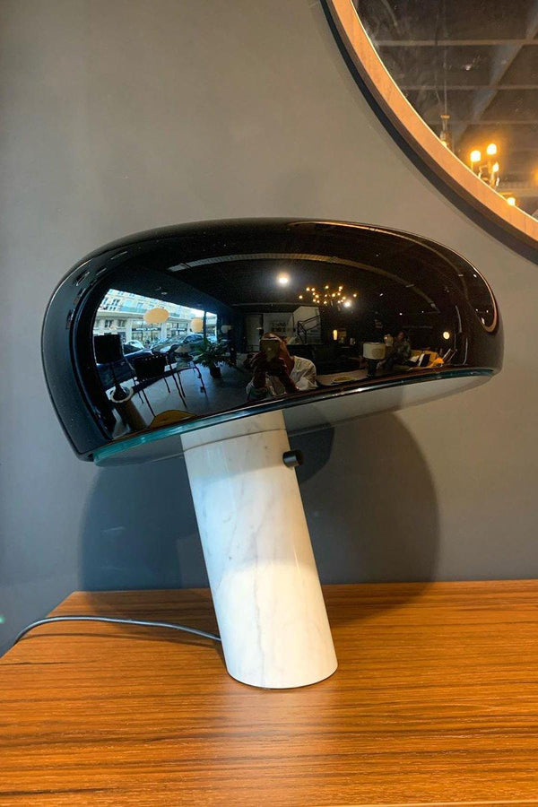 Marmeren Tafellamp met Elegante Stenen Voet – Moderne Woonkamer & Slaapkamer Verlichting