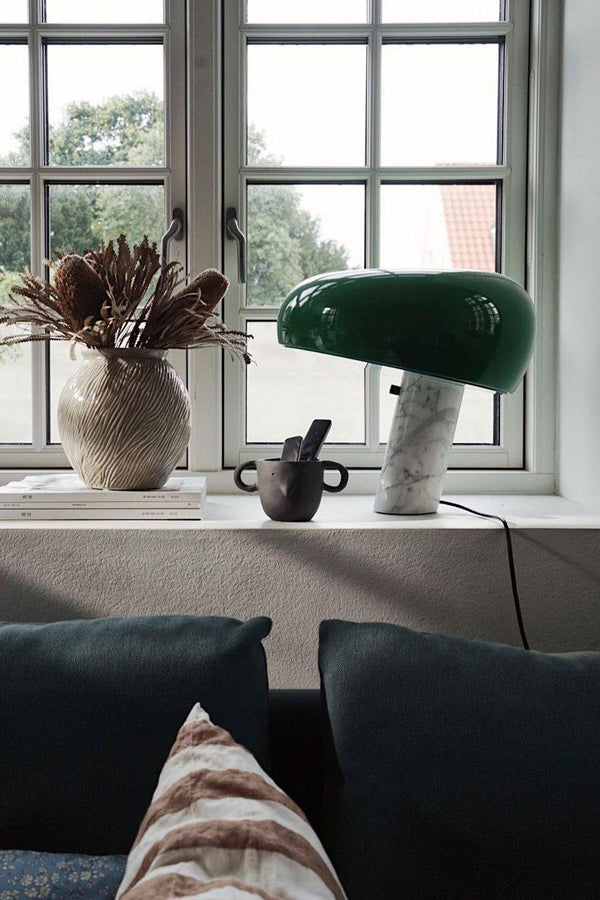 Marmeren Tafellamp met Elegante Stenen Voet – Moderne Woonkamer & Slaapkamer Verlichting