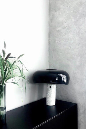 Marmeren Tafellamp met Elegante Stenen Voet – Moderne Woonkamer & Slaapkamer Verlichting
