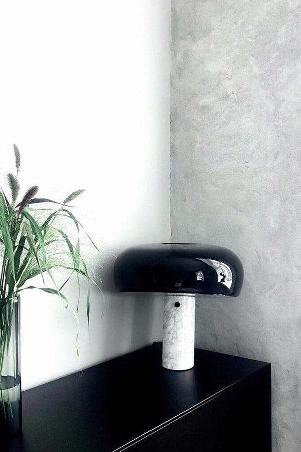 Marmeren Tafellamp met Elegante Stenen Voet – Moderne Woonkamer & Slaapkamer Verlichting