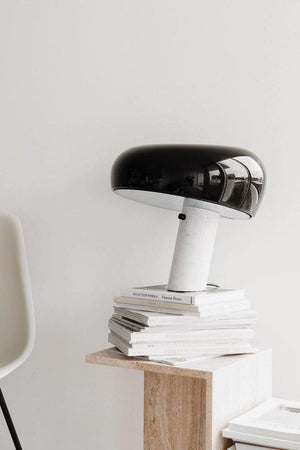 Marmeren Tafellamp met Elegante Stenen Voet – Moderne Woonkamer & Slaapkamer Verlichting