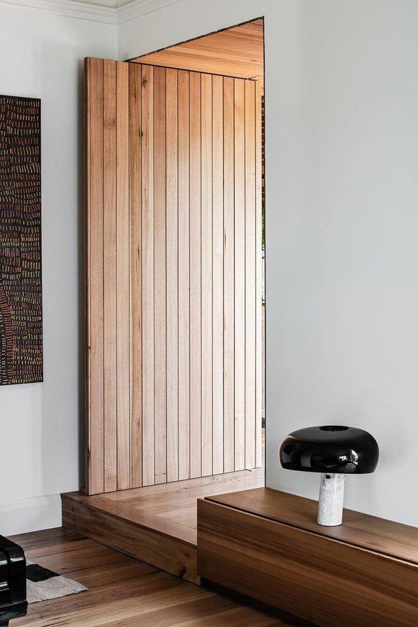 Marmeren Tafellamp met Elegante Stenen Voet – Moderne Woonkamer & Slaapkamer Verlichting