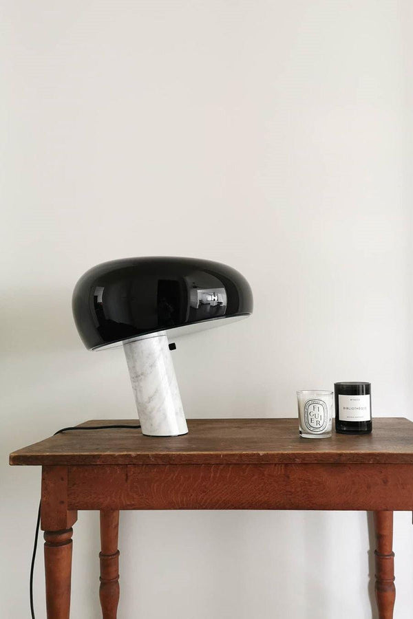 Marmeren Tafellamp met Elegante Stenen Voet – Moderne Woonkamer & Slaapkamer Verlichting