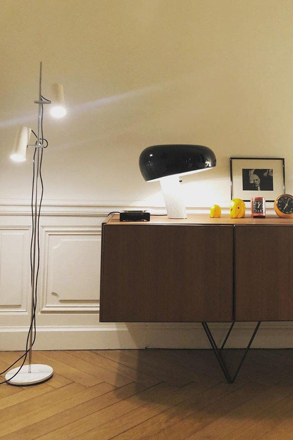 Marmeren Tafellamp met Elegante Stenen Voet – Moderne Woonkamer & Slaapkamer Verlichting