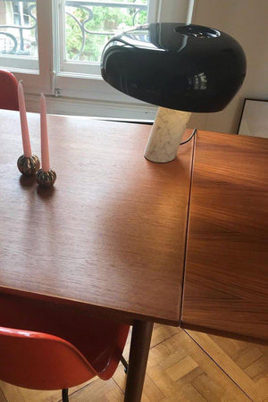 Marmeren Tafellamp met Elegante Stenen Voet – Moderne Woonkamer & Slaapkamer Verlichting