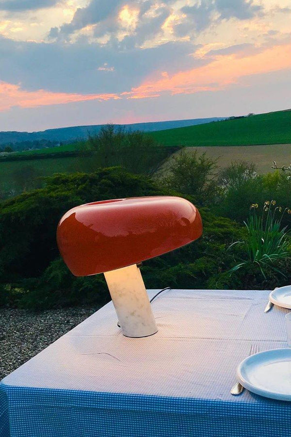 Marmeren Tafellamp met Elegante Stenen Voet – Moderne Woonkamer & Slaapkamer Verlichting