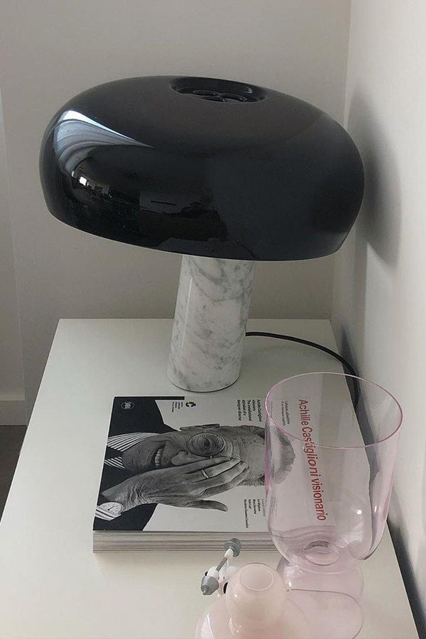 Marmeren Tafellamp met Elegante Stenen Voet – Moderne Woonkamer & Slaapkamer Verlichting