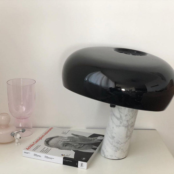 Marmeren Tafellamp met Elegante Stenen Voet – Moderne Woonkamer & Slaapkamer Verlichting