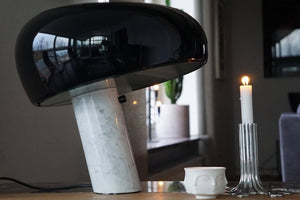 Marmeren Tafellamp met Elegante Stenen Voet – Moderne Woonkamer & Slaapkamer Verlichting