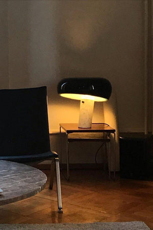 Marmeren Tafellamp met Elegante Stenen Voet – Moderne Woonkamer & Slaapkamer Verlichting