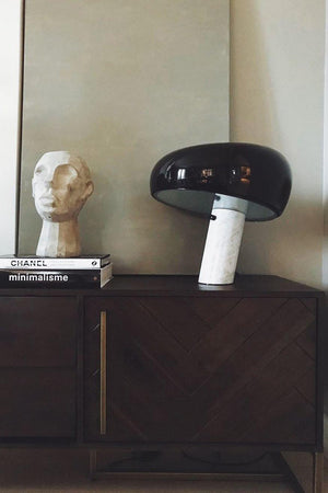 Marmeren Tafellamp met Elegante Stenen Voet – Moderne Woonkamer & Slaapkamer Verlichting