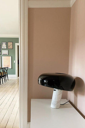 Marmeren Tafellamp met Elegante Stenen Voet – Moderne Woonkamer & Slaapkamer Verlichting