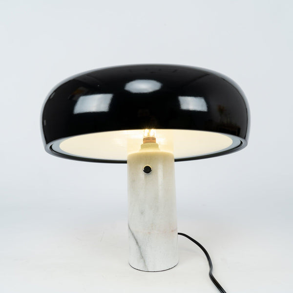 Marmeren Tafellamp met Elegante Stenen Voet – Moderne Woonkamer & Slaapkamer Verlichting