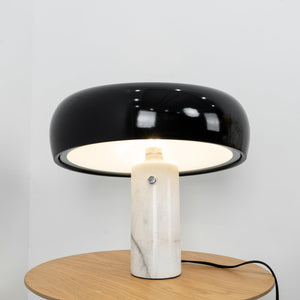 Marmeren Tafellamp met Elegante Stenen Voet – Moderne Woonkamer & Slaapkamer Verlichting