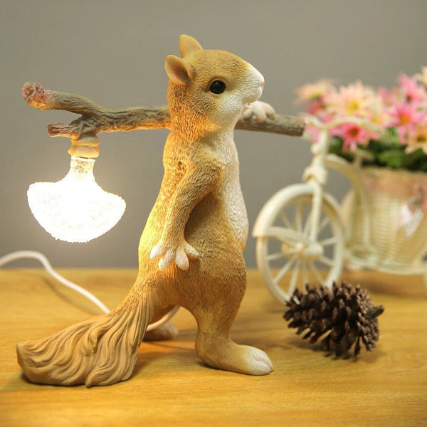 Gezellige Eekhoorn Bureau Lamp – Charmante Dierenlamp voor een Warme Sfeer