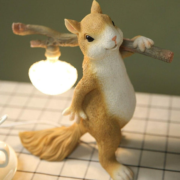 Gezellige Eekhoorn Bureau Lamp – Charmante Dierenlamp voor een Warme Sfeer