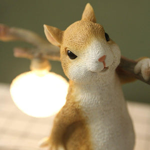Gezellige Eekhoorn Bureau Lamp – Charmante Dierenlamp voor een Warme Sfeer