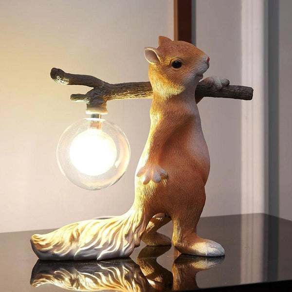 Gezellige Eekhoorn Bureau Lamp – Charmante Dierenlamp voor een Warme Sfeer