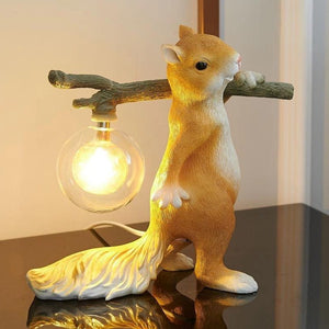 Gezellige Eekhoorn Bureau Lamp – Charmante Dierenlamp voor een Warme Sfeer