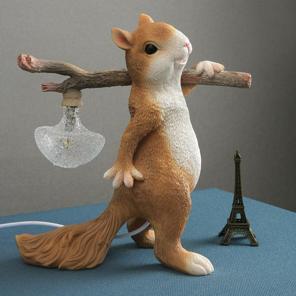 Gezellige Eekhoorn Bureau Lamp – Charmante Dierenlamp voor een Warme Sfeer