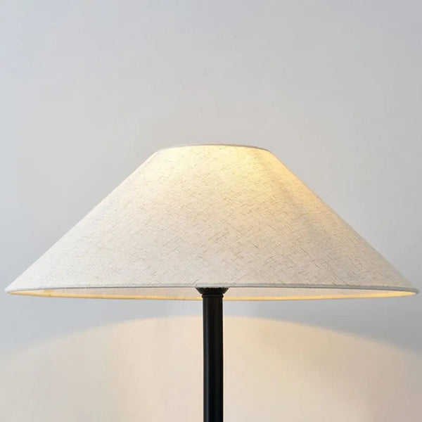 Vloerlamp met Organische Vorm van Hout en Linnen – Japandi Stijl Verlichting