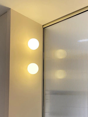 Moderne Wandlamp met Mat Glazen Kap en Geïntegreerde LED – Binnenverlichting