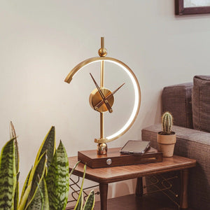 Minimalistische Tafellamp met Zacht LED Licht – Modern Glas & Metaal Design