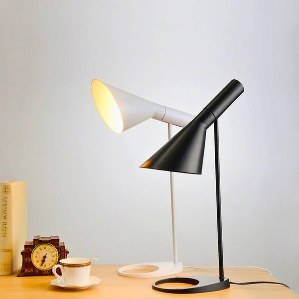 Minimalistische LED Boog Tafellamp – Elegant Ontwerp, Dimbaar Licht, USB Oplaadbaar