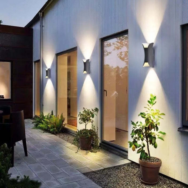 Elegante Waterdichte LED Wandlamp voor Buiten – Aluminium Modern Ontwerp