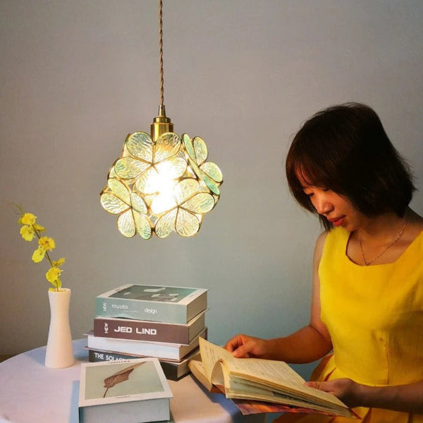 Elegante Bloemvormige Hanglamp – Petal-Style Glazen Kroonluchter