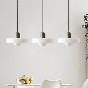 TrioGlow Hanglamp – Stijlvolle Drie Gekleurde Glazen Kappen voor Moderne Verlichting