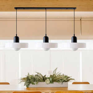 TrioGlow Hanglamp – Stijlvolle Drie Gekleurde Glazen Kappen voor Moderne Verlichting