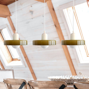 TrioGlow Hanglamp – Stijlvolle Drie Gekleurde Glazen Kappen voor Moderne Verlichting