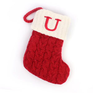 Kerstsok met letter borduring – rode gebreide MerrySock decoratie met naam