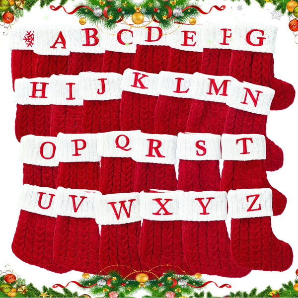 Kerstsok met letter borduring – rode gebreide MerrySock decoratie met naam