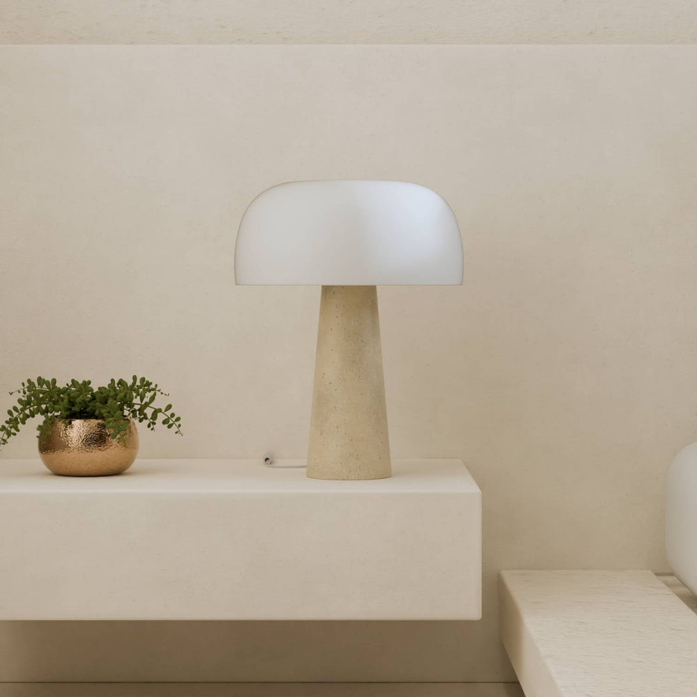 Lyra Tafellamp Elegante Travertin Voet & Handgeblazen Opal Glas