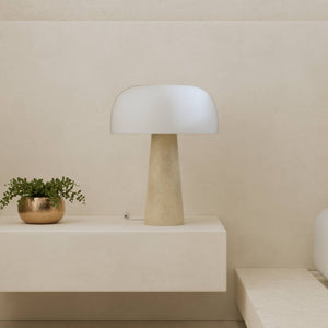 Lyra Tafellamp Elegante Travertin Voet & Handgeblazen Opal Glas
