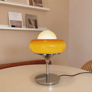 Amber Gloed Tafellamp – Tijdloos Glazen Design met Warm Licht voor Gezellige Interieurs