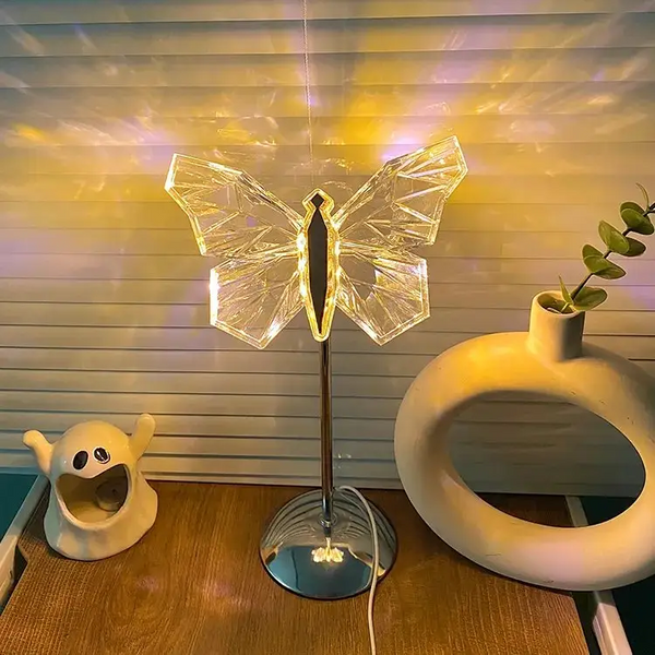 Kristallen Vleugels – Vlinder-Vormige Kristallen Tafellamp voor Elegante Woondecoratie
